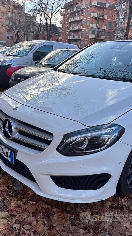Usata Mercedes B180 109 CV (80 kW) 2018 Bianco Monovolume