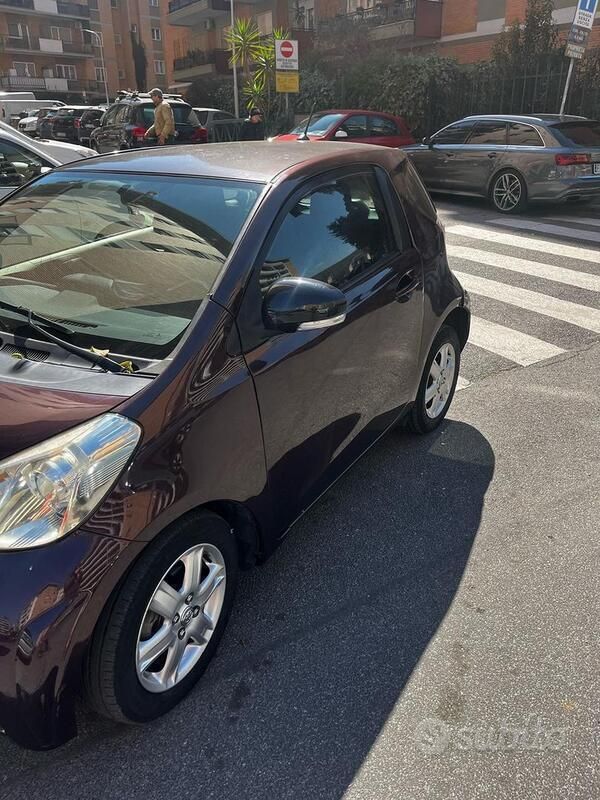 Usata Toyota iQ 98 CV (72 kW) 2009 Utilitaria