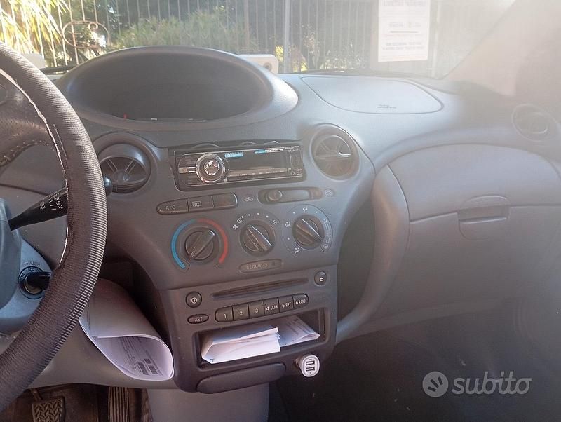 Usata Toyota Yaris 2000