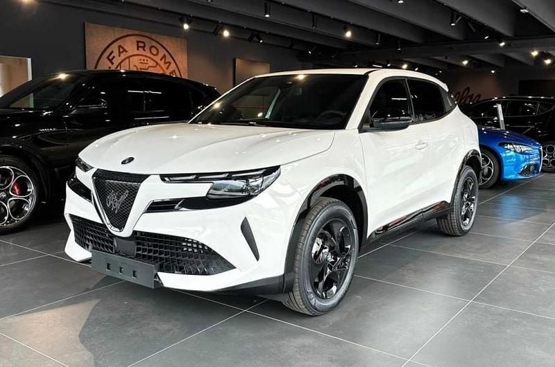 Nuova 2025 Alfa Romeo Junior SUV | 29.500 € - Immagine 1/4