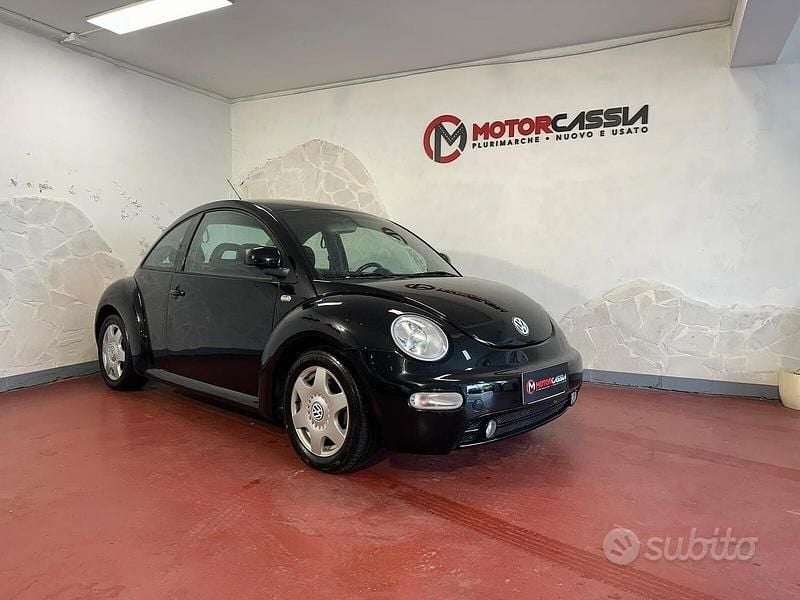 Usata VW New Beetle 90 CV (66 kW) 1999 Nero Utilitaria