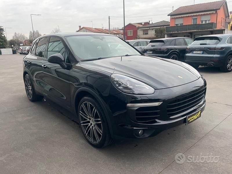 Usata Porsche Cayenne Platinum Edition 250 CV (183 kW) 2016 Nero SUV