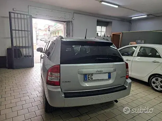 Usata Jeep Compass 140 CV (102 kW) 2010 Nero SUV