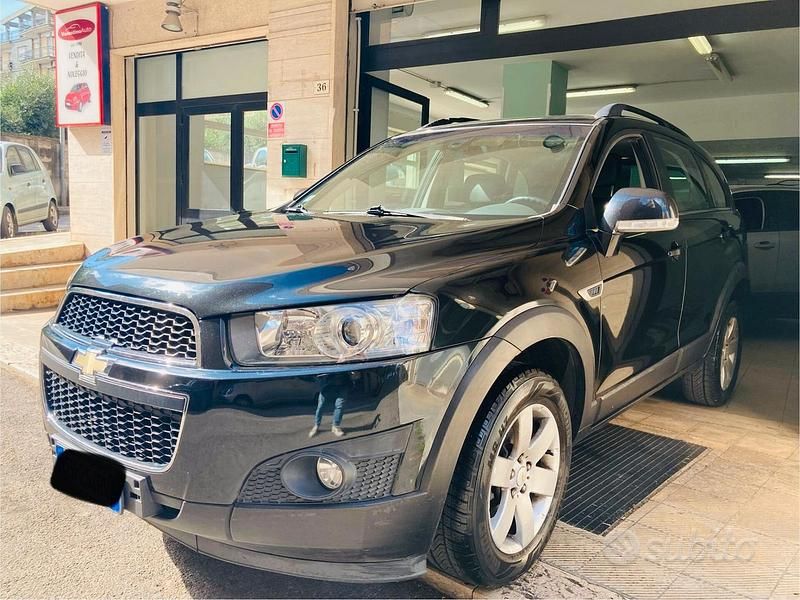 Nero Usata 2011 Chevrolet Captiva SUV | 4900 € (Cara) - Immagine 1/4