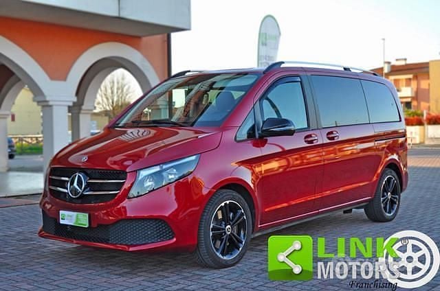 Usata Mercedes V220 Edition 163 CV (119 kW) 2022 Rosso Monovolume