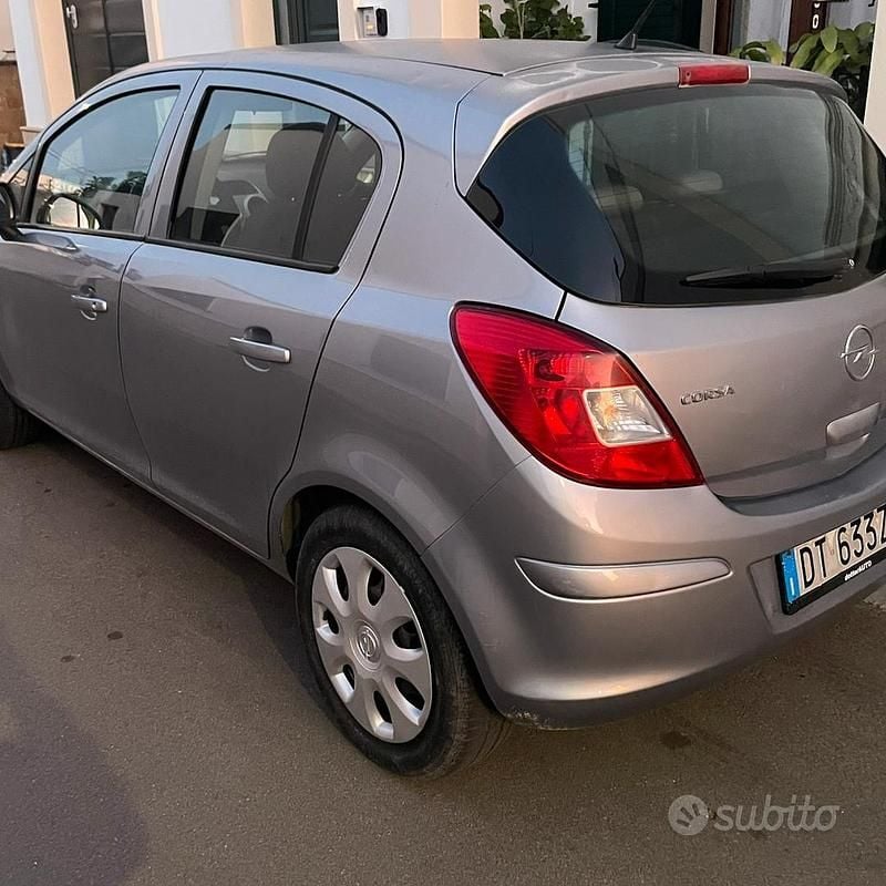 Usata Opel Corsa Cosmo 75 CV (55 kW) 2008 Grigio Utilitaria