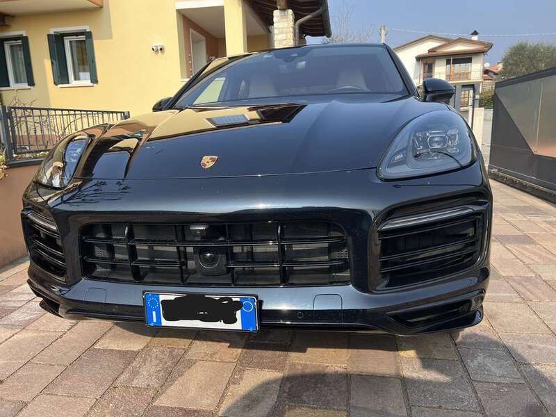 Blu/azzurro Usata 2022 Porsche Cayenne Platinum Edition SUV | 83.000 € (Molto cara) - Immagine 1/4