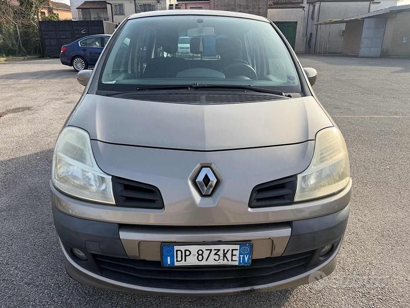 Usata Renault Grand Modus Dynamique 75 CV (55 kW) 2008 Grigio Monovolume