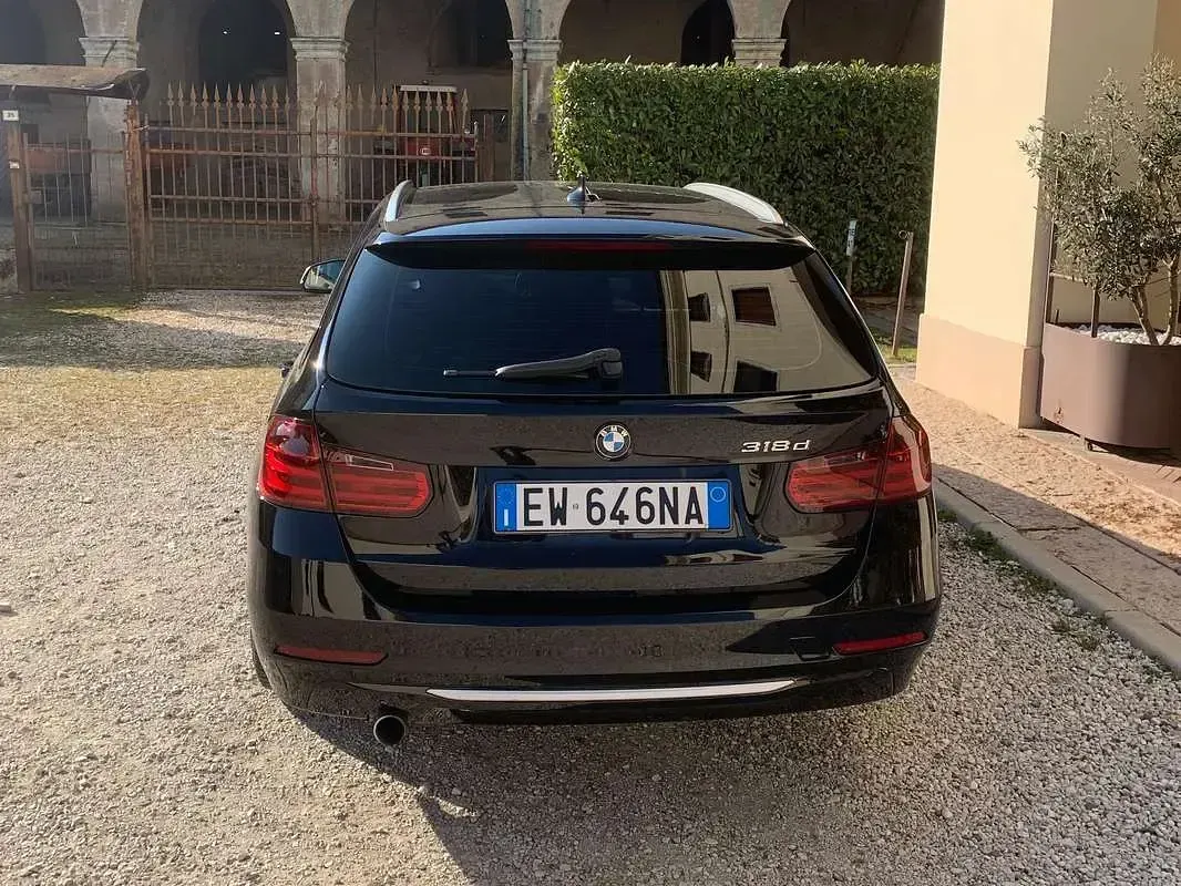 Usata BMW 318 150 CV (110 kW) 2014 Nero Station wagon