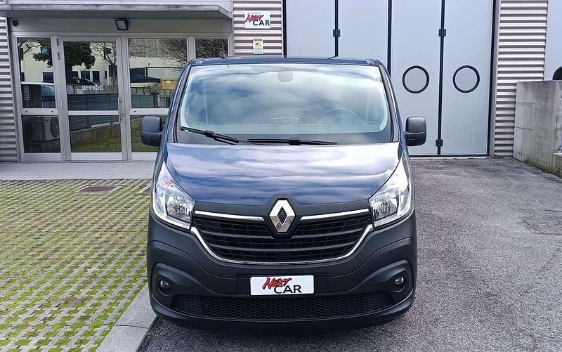 Usata Renault Trafic 120 CV (88 kW) 2021 Blu/azzurro Monovolume