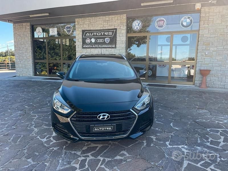 Nero Usata 2016 Hyundai i40 Station wagon | 6800 € (Buon prezzo) - Immagine 1/4