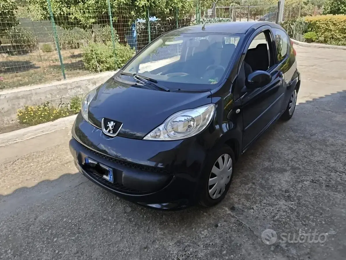 Usata Peugeot 107 68 CV (50 kW) 2005 Nero Utilitaria