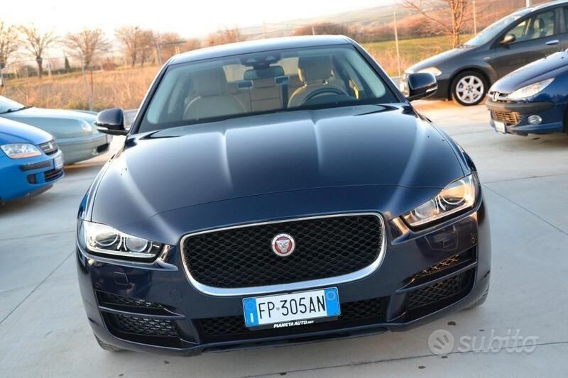 Usata Jaguar XE 179 CV (131 kW) 2018 Blu Berlina