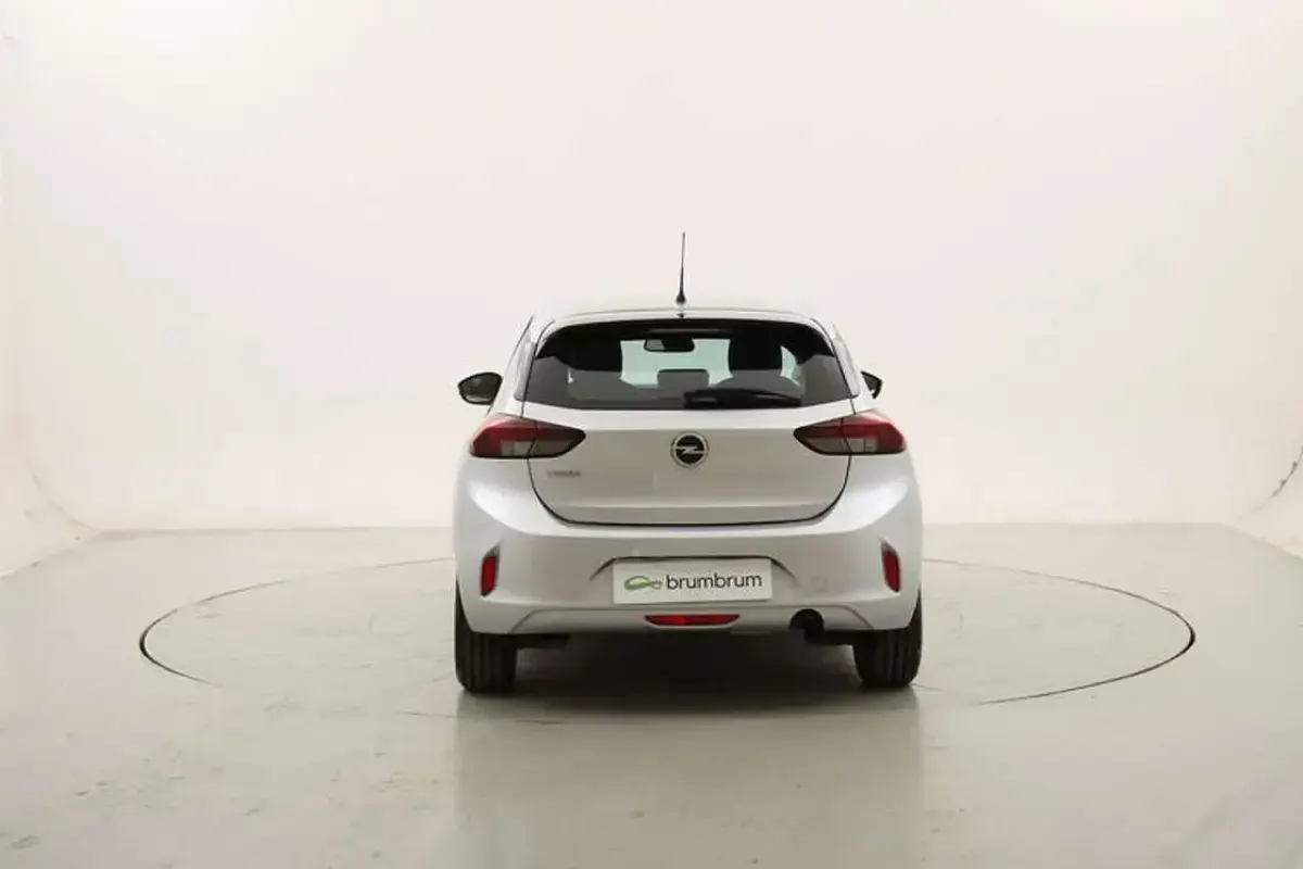 Usata Opel Corsa 101 CV (74 kW) 2023 Argento Utilitaria