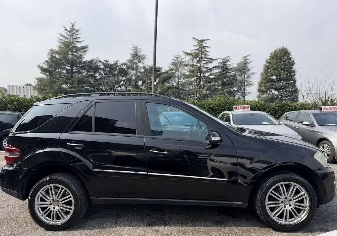 Usata Mercedes ML320 224 CV (164 kW) 2008 Nero SUV