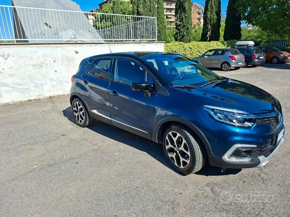 Usata Renault Captur 90 CV (66 kW) 2019 Blu SUV