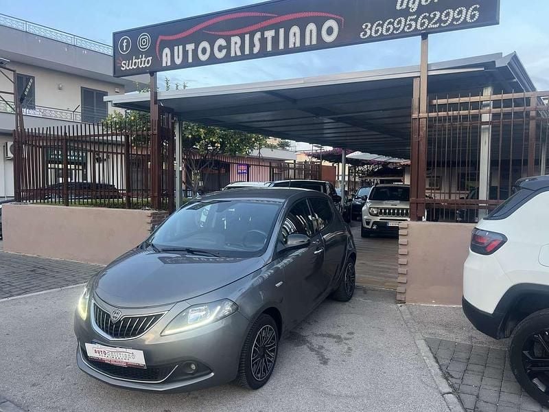 Other Usata 2023 Lancia Ypsilon S Due volumi | 9999 € (Ottimo prezzo) - Immagine 1/4