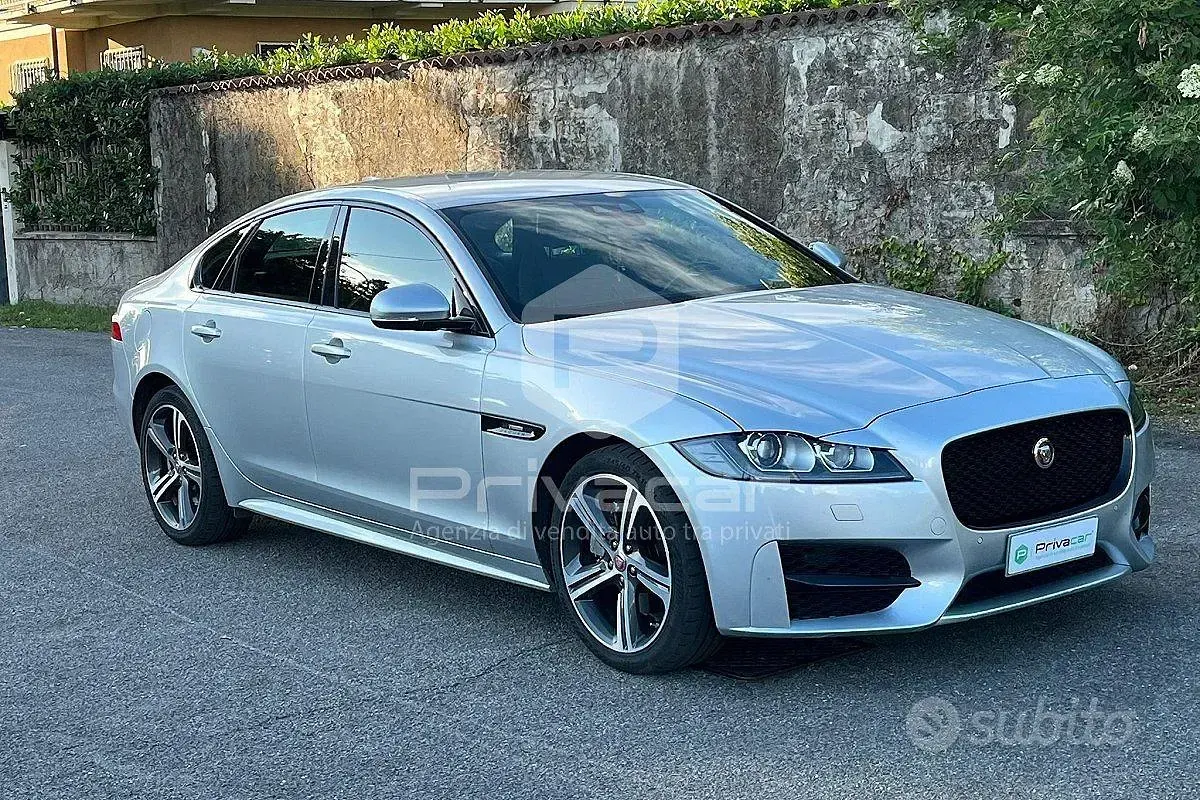 Usata Jaguar XF R-Sport 179 CV (131 kW) 2017 Grigio Berlina