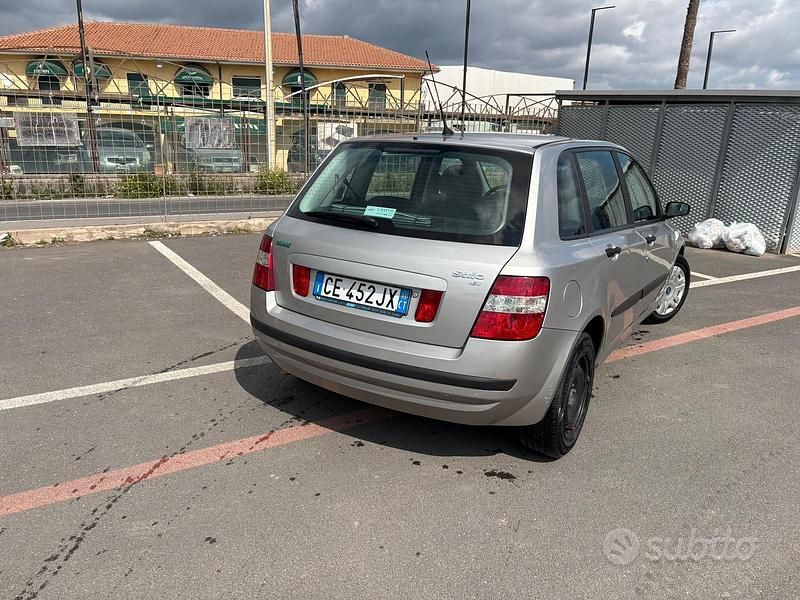 Usata Fiat Stilo Active 103 CV (75 kW) 2003 Grigio Berlina