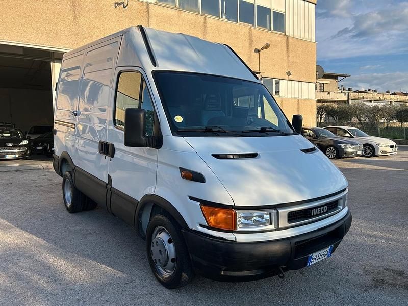 Usata Iveco Daily 103 CV (75 kW) 2000 Bianco
