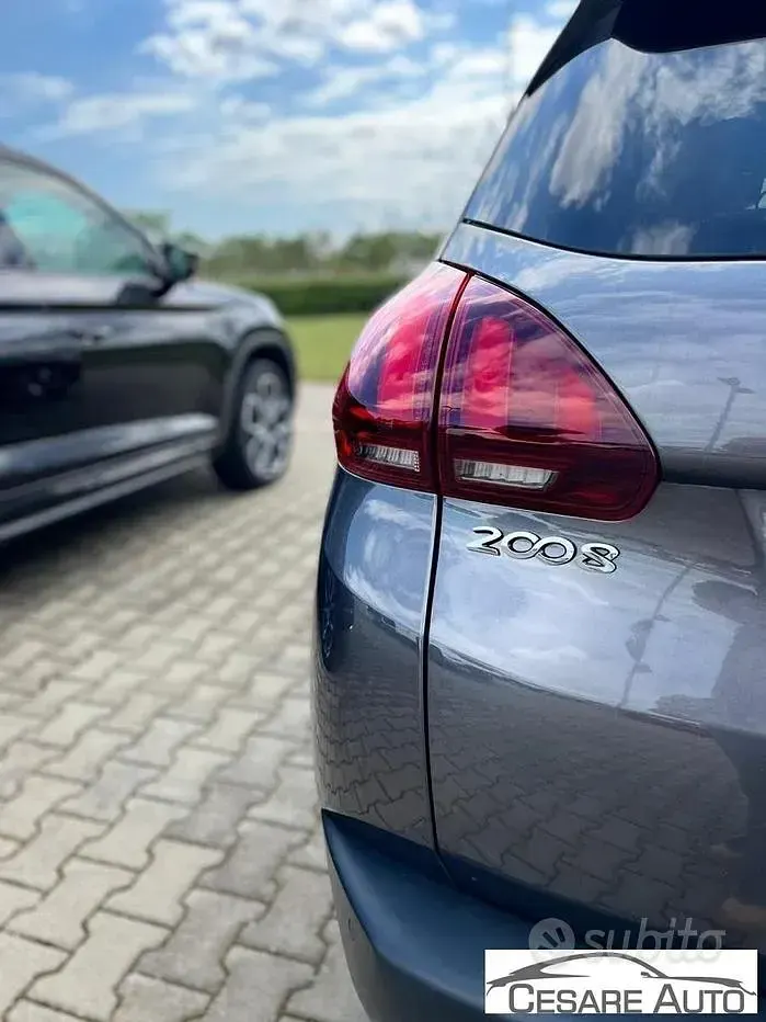 Usata Peugeot 2008 GT-line 120 CV (88 kW) 2018 Grigio SUV