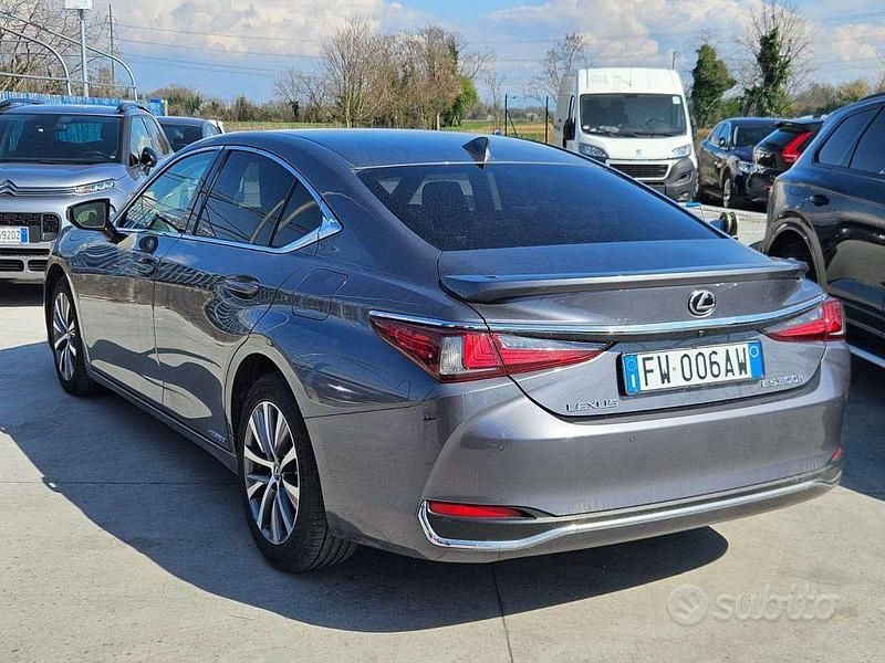 Usata Lexus ES300 Business Edition 2019 Grigio Berlina