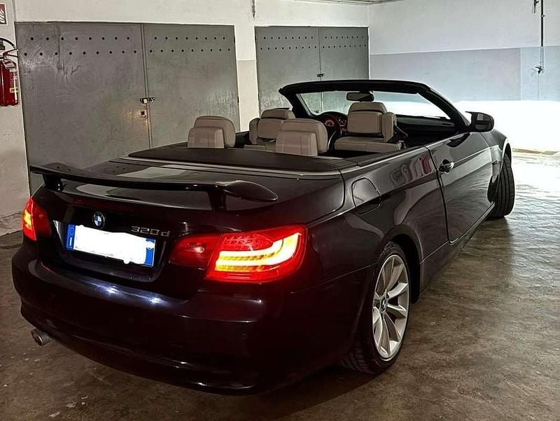 Usata BMW 320 Cabriolet 184 CV (135 kW) 2011 Nero Cabrio