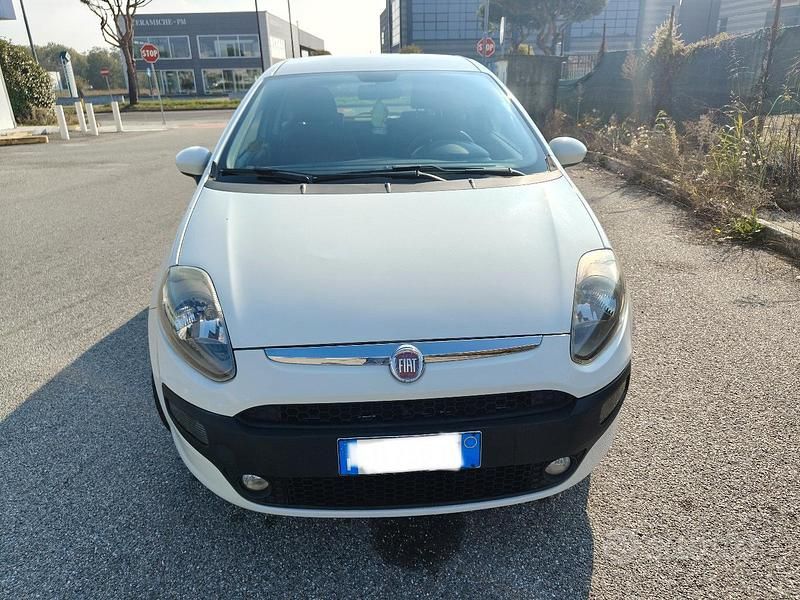 Usata Fiat Punto Evo 69 CV (50 kW) 2011 Bianco Utilitaria