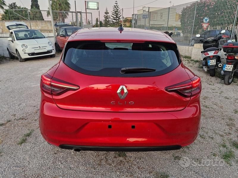 Usado Renault Clio V Business 86 HP (63 kW) 2020 Vermelho Sedan