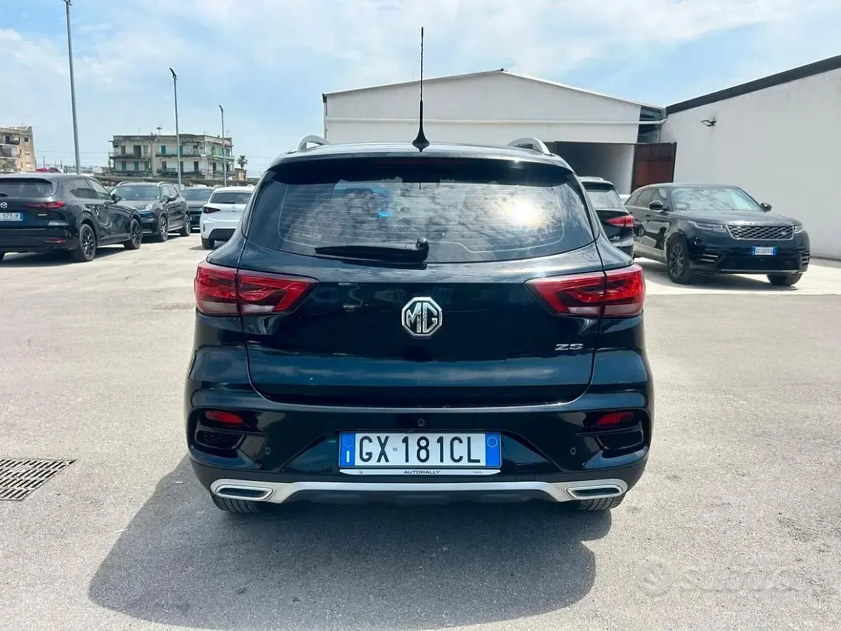 Usata MG ZS Comfort 106 CV (77 kW) 2024 Nero SUV