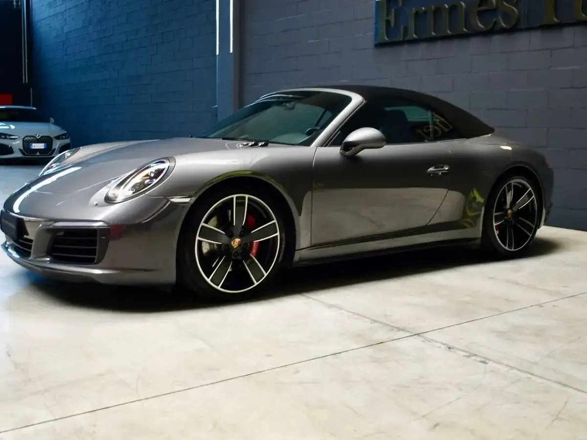 Usata Porsche 911 Carrera 4S Cabriolet 420 CV (308 kW) 2017 Grigio agata metallizzato Cabrio