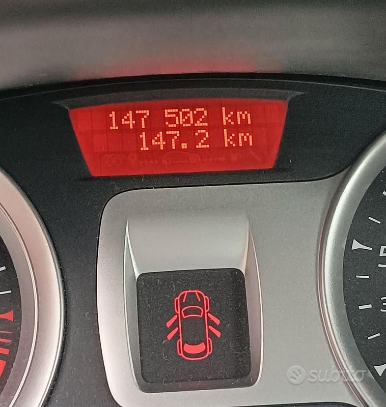 Usata Renault Clio II 75 CV (55 kW) 2011 Bianco Berlina