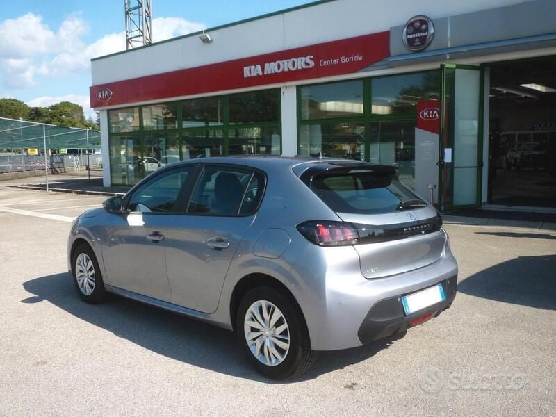 Usata Peugeot 208 Active 102 CV (75 kW) 2021 Argento Utilitaria