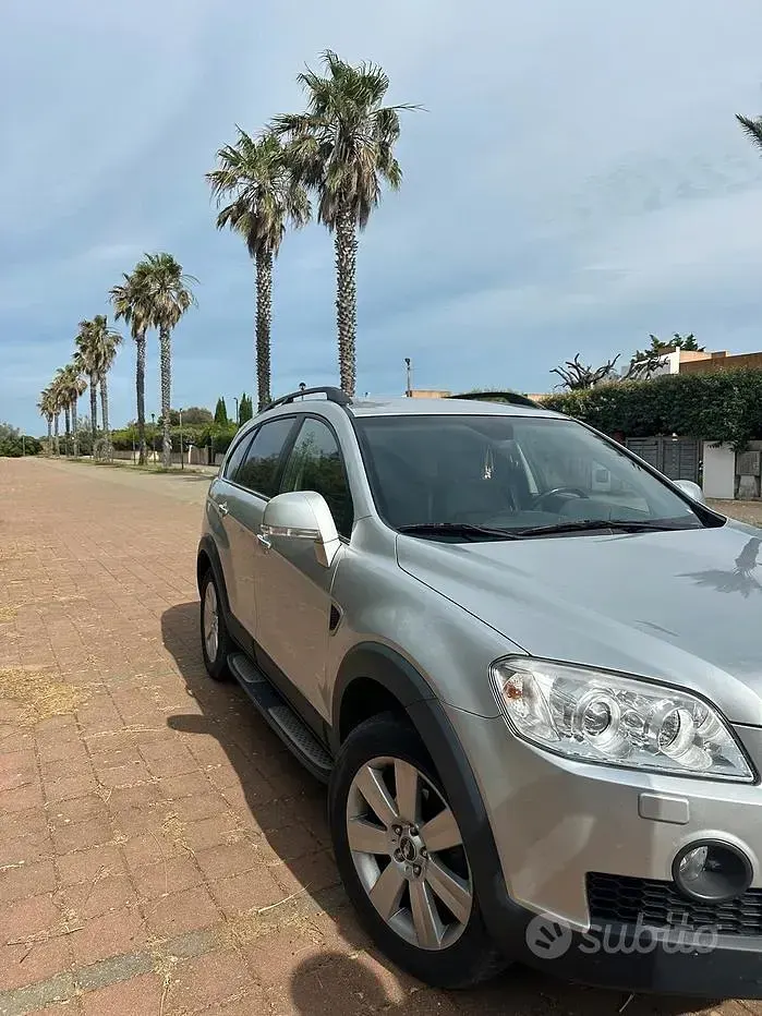 Usata Chevrolet Captiva 150 CV (110 kW) 2010 Grigio SUV