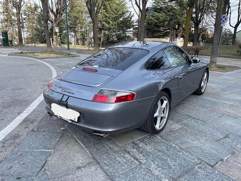 Usata Porsche 911 Carrera 321 CV (236 kW) 2002 Grigio Coupé