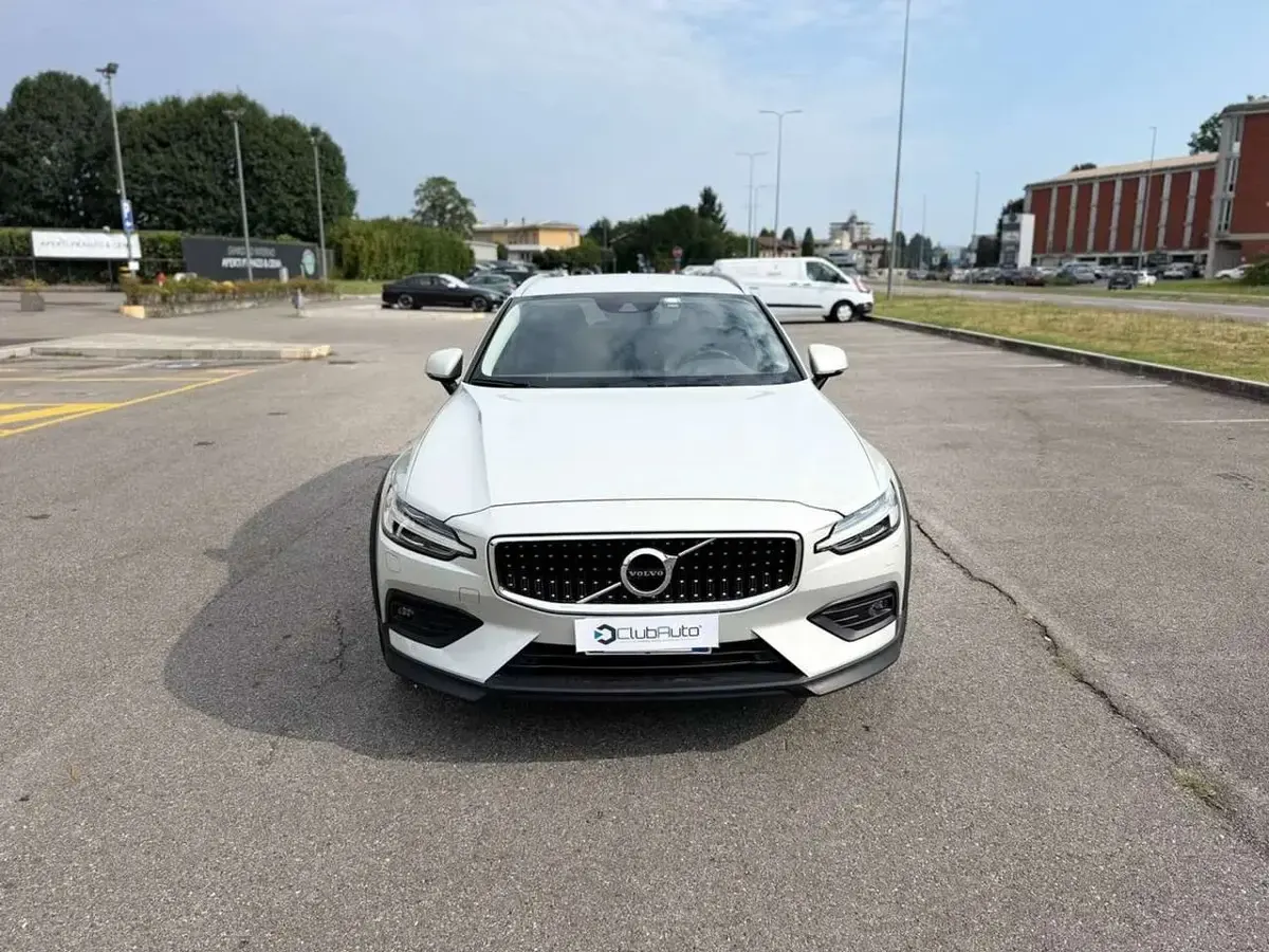 Usata Volvo V60 CC Business Edition 197 CV (144 kW) 2020 Grigio Station wagon