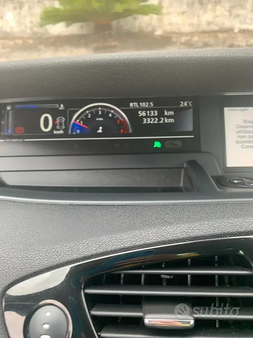 Käytetty Renault Scenic E-Tech XMOD 110 HP (80 kW) 2014 Valkoinen Viistoperä