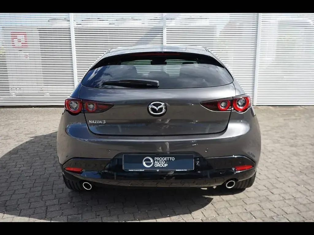 Nuova Mazda 3 140 CV (102 kW) 2026 Machine grey Berlina