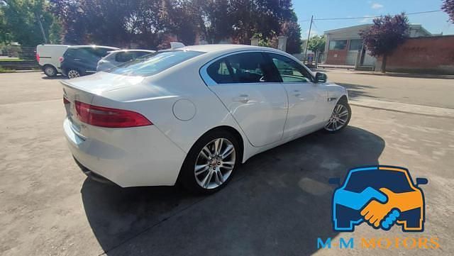 Usata Jaguar XE Prestige 241 CV (177 kW) 2017 Bianco Berlina