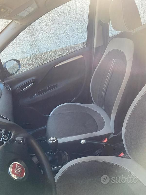 Usata Fiat Punto 95 CV (69 kW) 2012 Nero Utilitaria