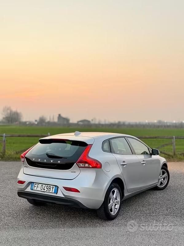 Usata Volvo V40 Kinetic 120 CV (88 kW) 2016 Grigio Berlina