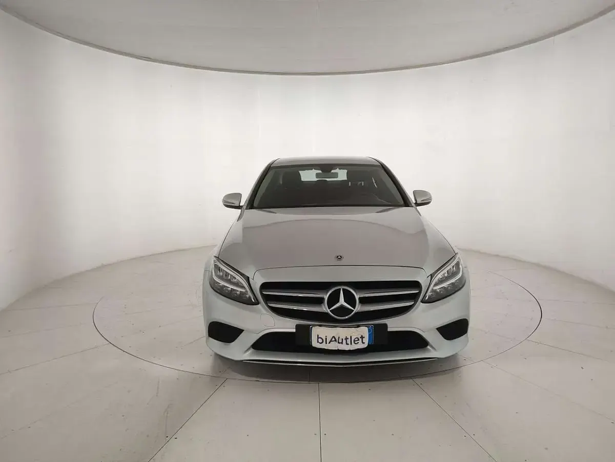 Usata Mercedes C180 122 CV (89 kW) 2019 Argento Berlina