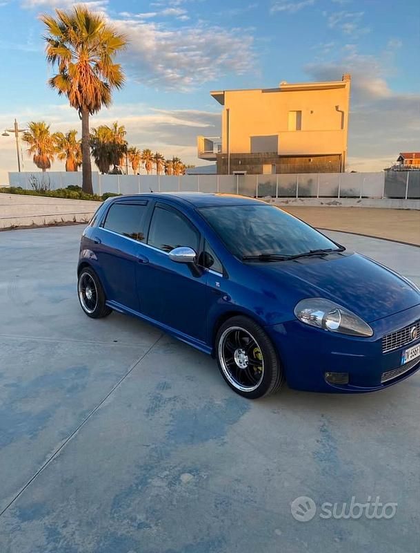 Usata Fiat Grande Punto 90 CV (66 kW) 2009 Blu Utilitaria
