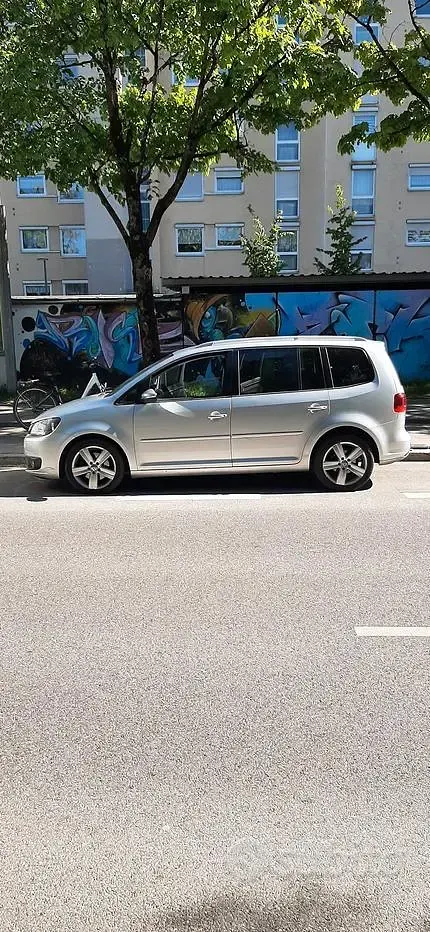 Usata VW Touran 140 CV (102 kW) 2011 Grigio Monovolume