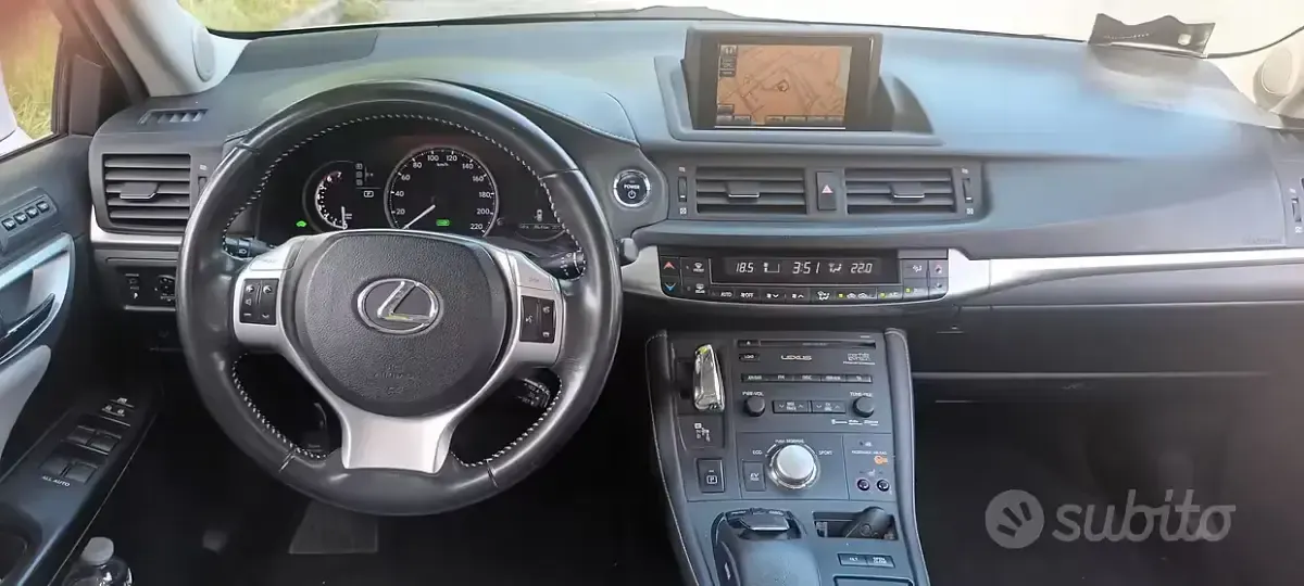 Usata Lexus CT200h Luxury Line 99 CV (72 kW) 2011 Bianco Berlina