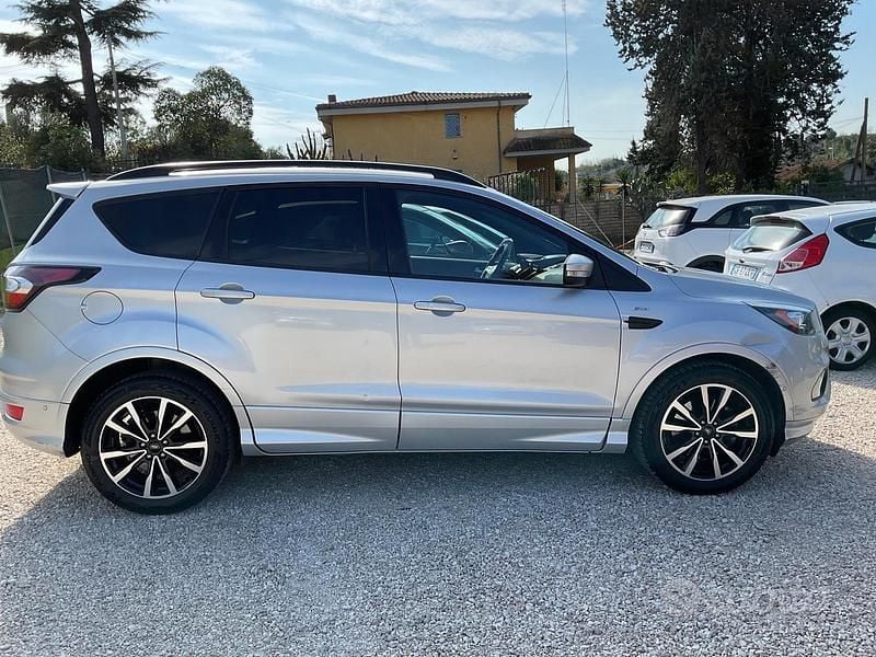 Usata Ford Kuga ST 120 CV (88 kW) 2017 Bianco SUV