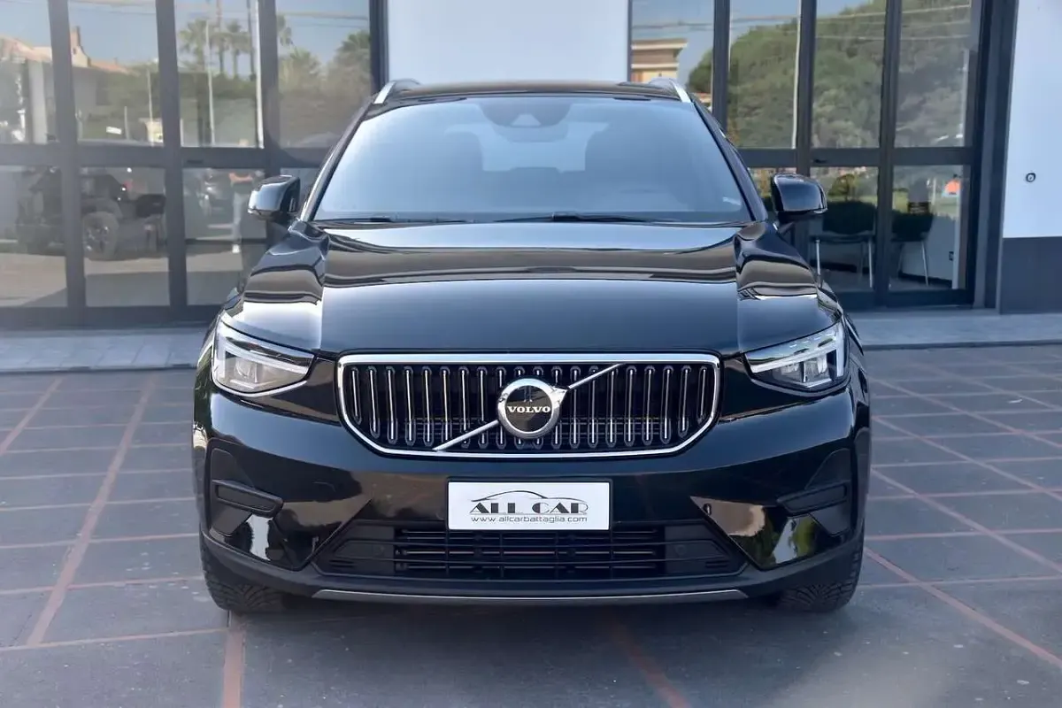 Usata Volvo XC40 Core 129 CV (94 kW) 2022 Nero SUV