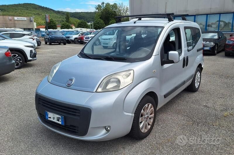 Argento Usata 2012 Fiat Qubo Dynamic Monovolume | 6200 € (Buon prezzo) - Immagine 1/4