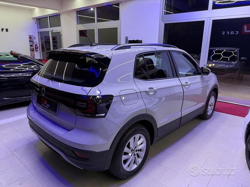 Usata VW T-Cross 110 CV (80 kW) 2023 Beige SUV