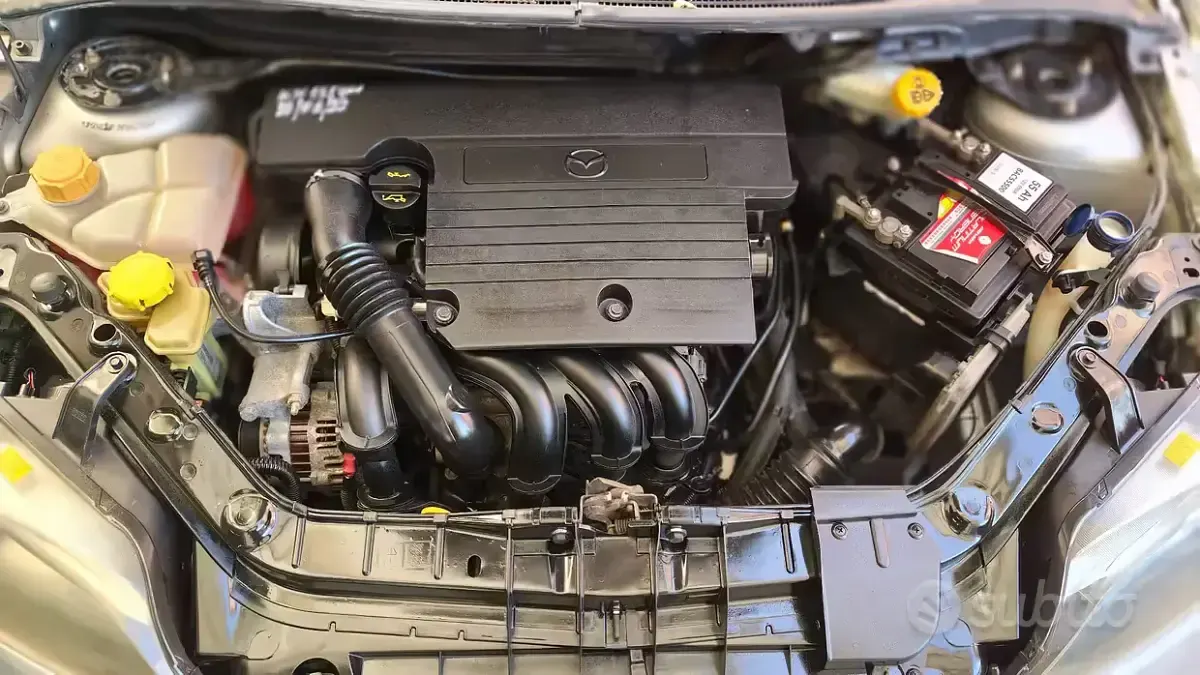 Usata Mazda 2 75 CV (55 kW) 2006 Grigio Utilitaria